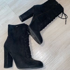 Carlos by Carlos Santana Suede black boots